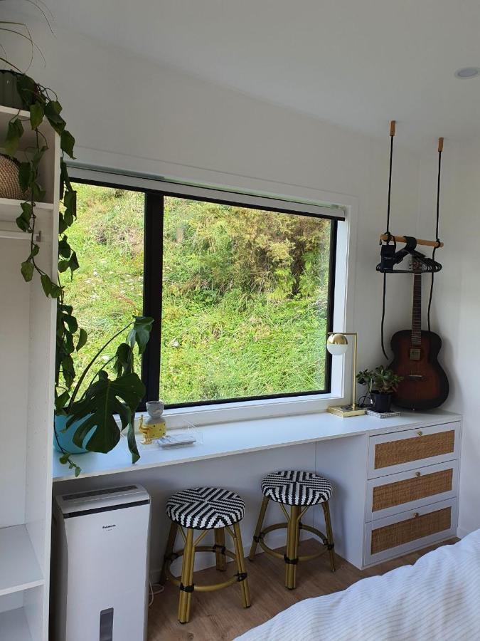 Tiny House With Greenhouse Dining Lower Hutt Ngoại thất bức ảnh